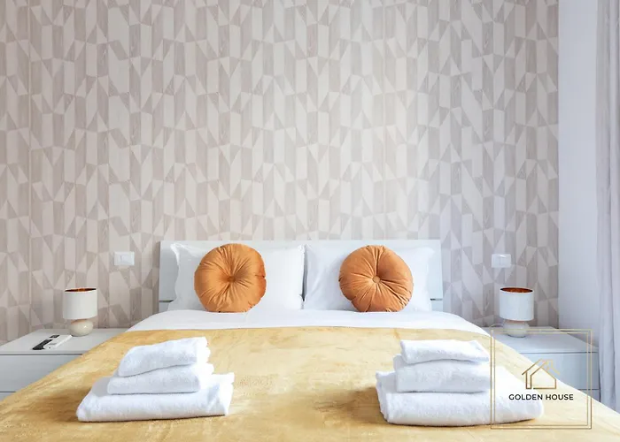 Apartament Golden House - 1bdr Apt, 10min To Center-100mt Metroa - 2-4 Pax - A-c