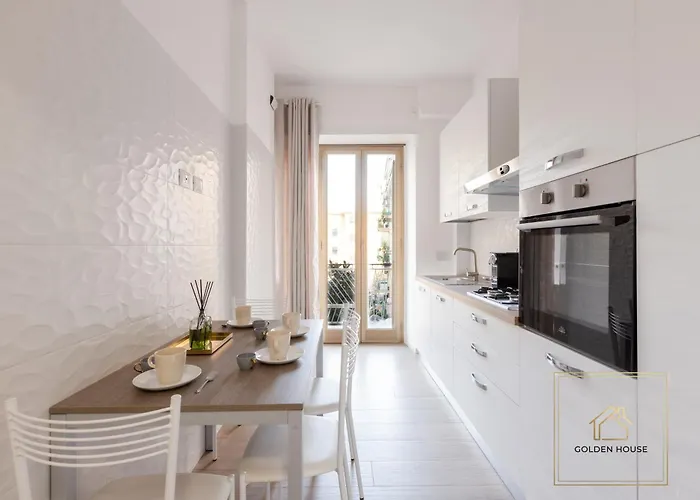 Golden House - 1bdr Apt, 10min To Center-100mt Metroa - 2-4 Pax - A-c Appartement *